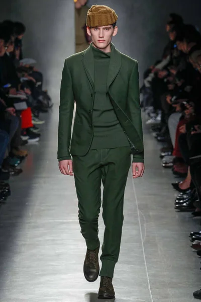 Look 19